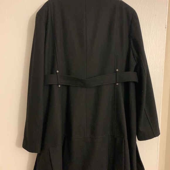 Pleated bottom dress coat - Picture 3 of 3